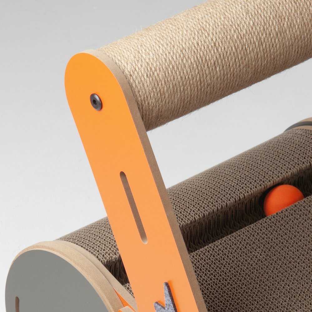 Purr and Play Kitty Trolley Scratcher