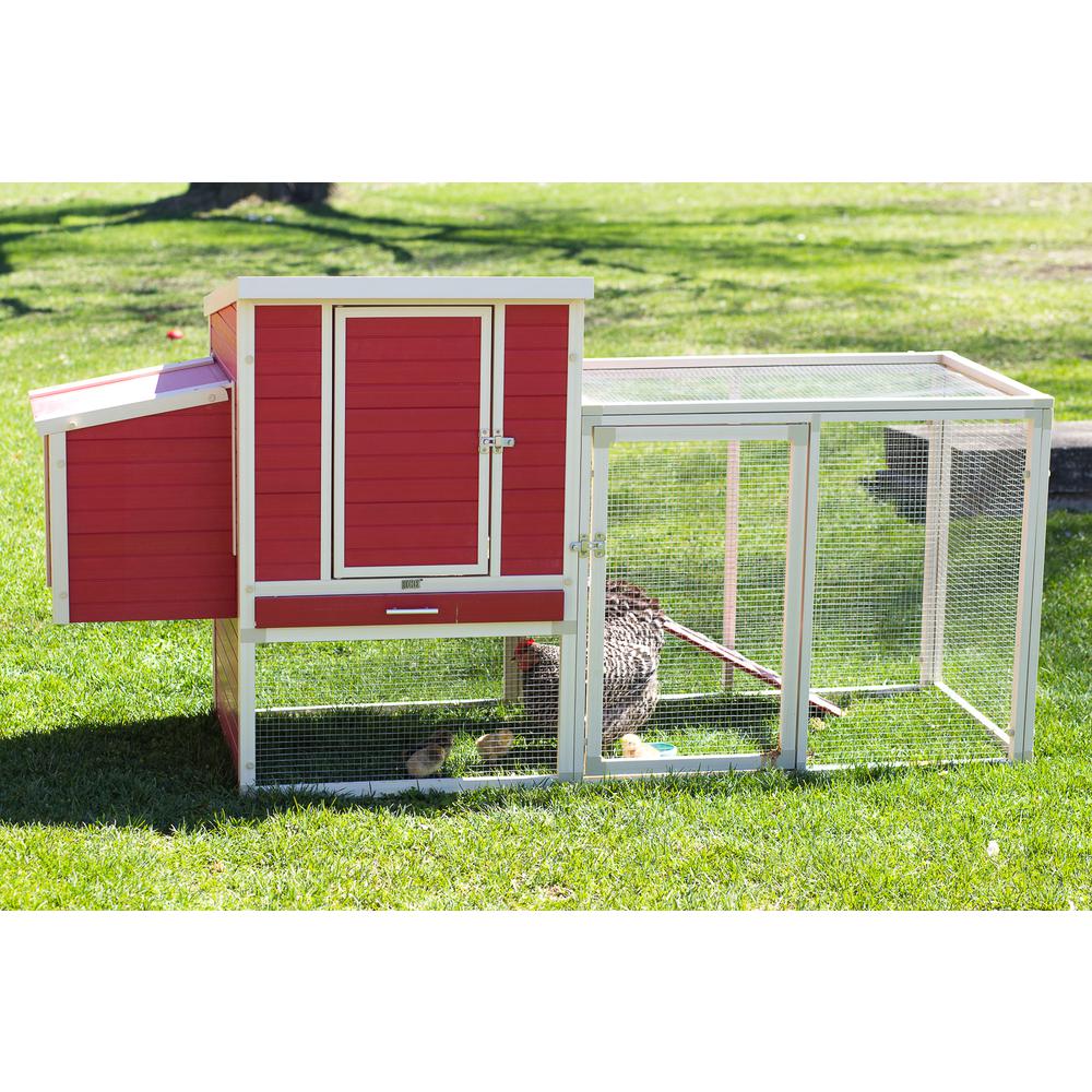 ECOFLEX® Sonoma Chicken Coop in Red and Maple