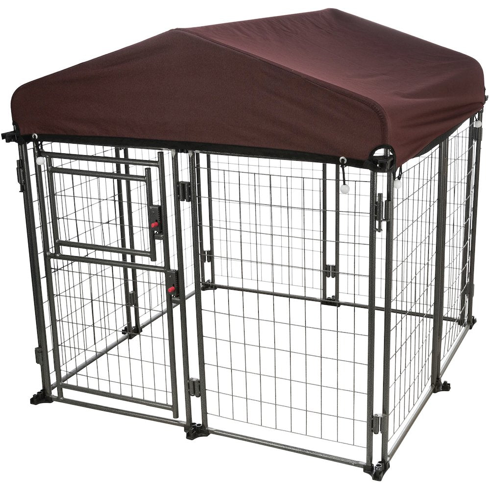 Deluxe Outdoor Dog Kennel, Medium